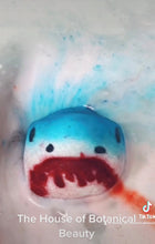 Load image into Gallery viewer, Shark head Bath Bomb
