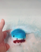 Load image into Gallery viewer, Shark head Bath Bomb
